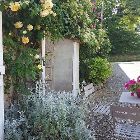 Au Calme Chez L'Habitant Foulayronnes Exteriör bild